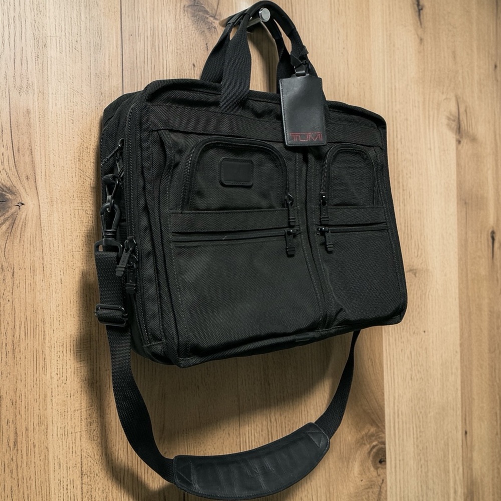 Tumi Deluxe Black Nylon Durable Organizer Laptop Briefcase - Picture 5 of 16